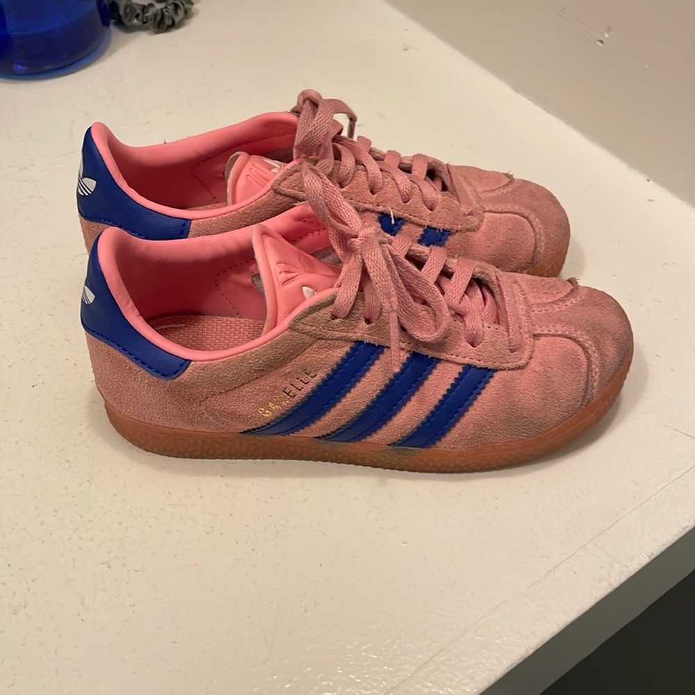 Girls gazelles